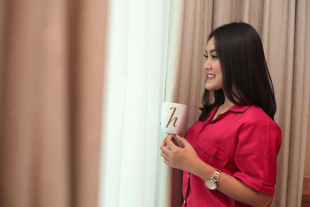 Horison Ciledug Jacarta Exterior foto